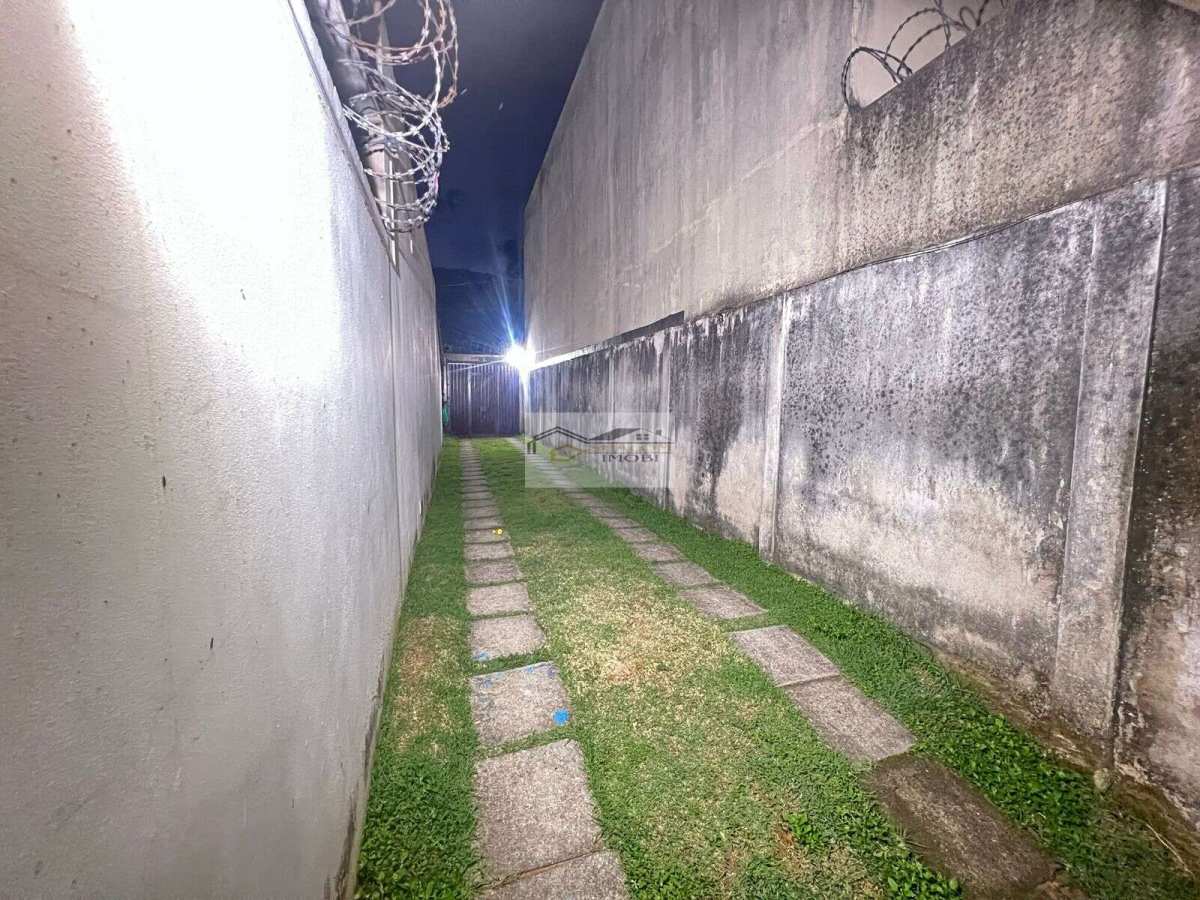 Casa à venda em Divinópolis, Floresta, com 3 quartos