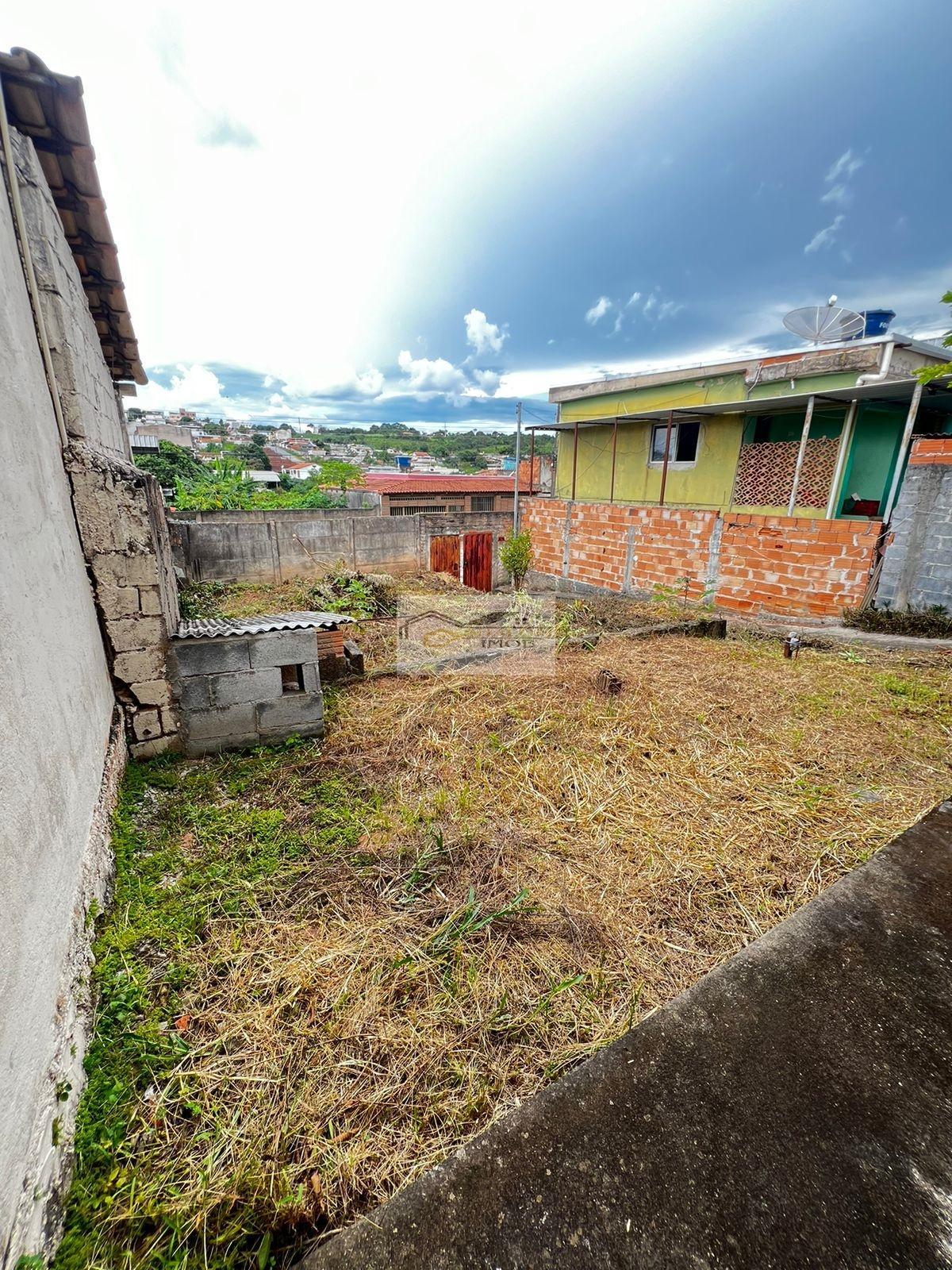 Casa com 1 quarto, à venda em Divinópolis, Paraíso