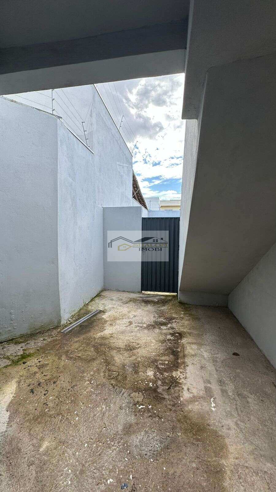 Sobrado à venda em Divinópolis, Santa Rosa, com 2 quartos, 15m²